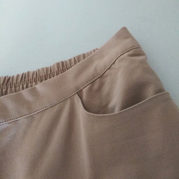 Isaac Mazrahi women's size 12P tan/khaki capris - Picture 7 of 14